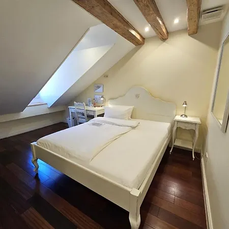 Marstall 3*