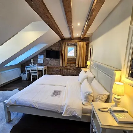 Marstall 3*