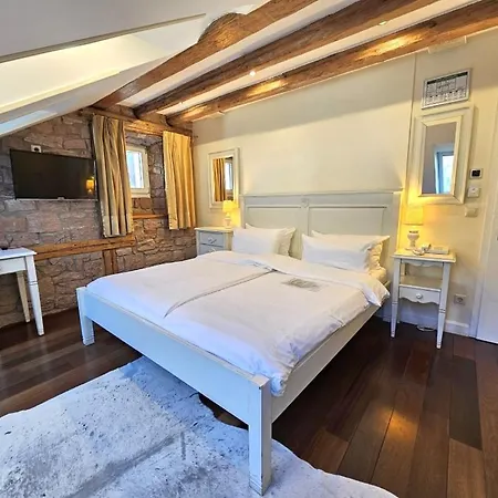 Hotel Marstall